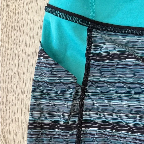 Lululemon Vibrant Teal and Gray Leggings with pockets - Picture 2 of 4